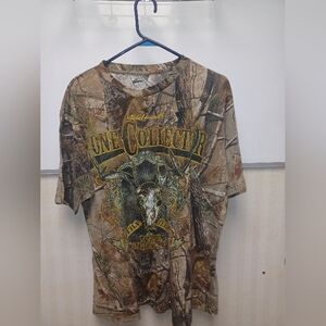 Mens Paramount Outdoors Bone Collector Camo T-Shirt/Shiny Gold Outline XL